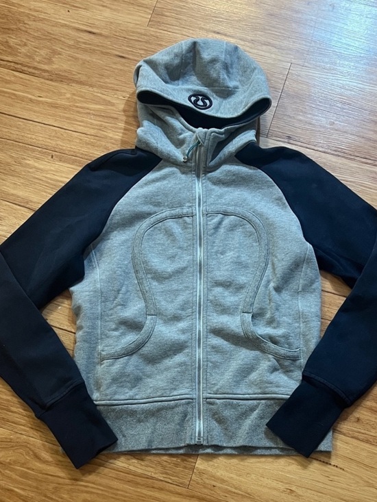 lululemon athletica Tops - lululemon athletica Light Gray Zip-Up Hoodie